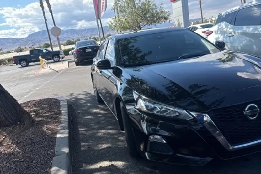 2021 Nissan Altima SV photo 1