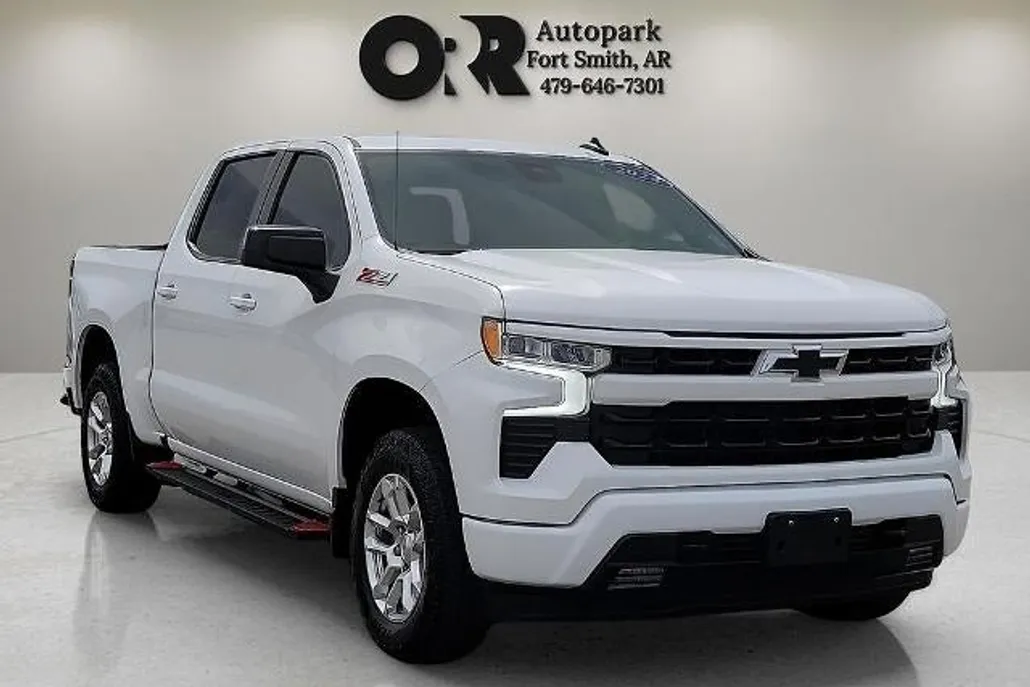 2024 Chevrolet Silverado 1500 RST photo 1