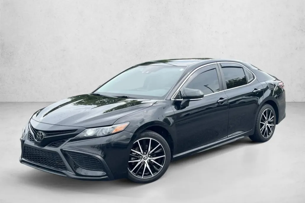 2023 Toyota Camry SE photo 1