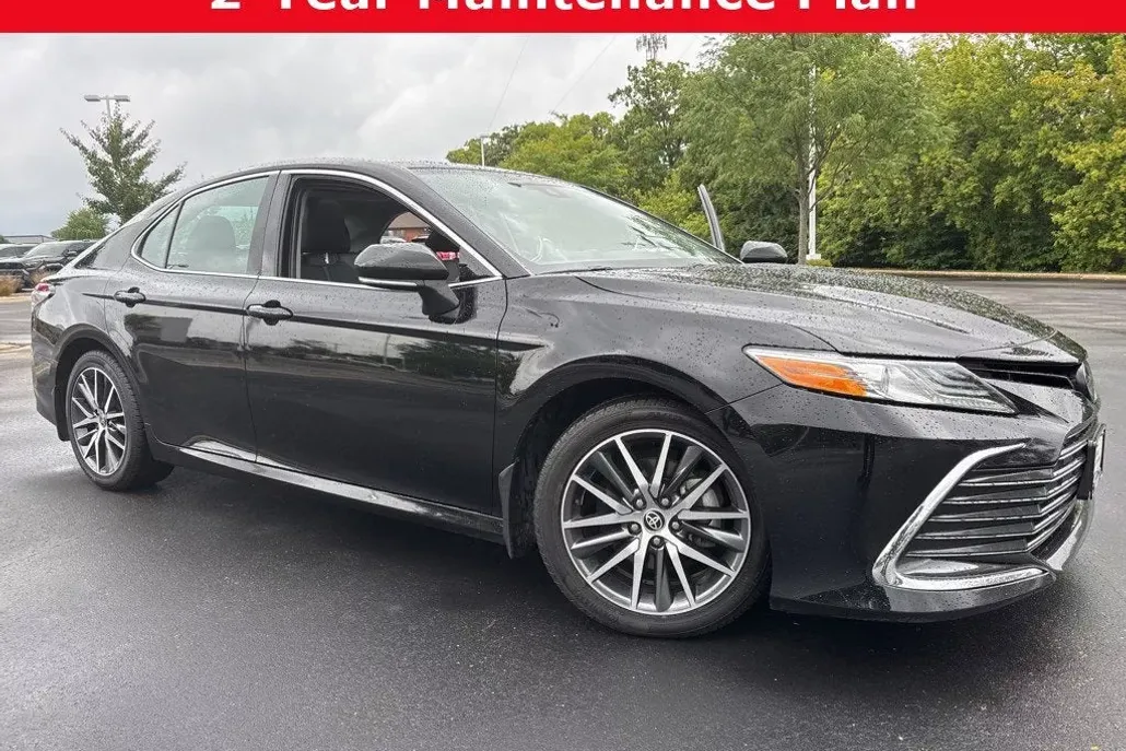 2023 Toyota Camry XLE photo 1