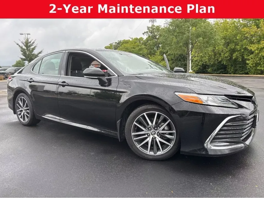 2023 Toyota Camry XLE photo 1