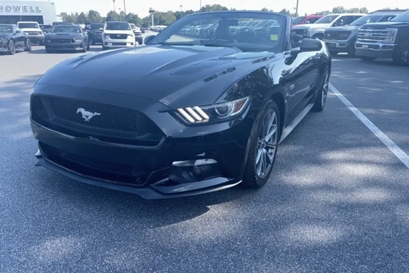 2016 Ford Mustang GT Premium photo 1