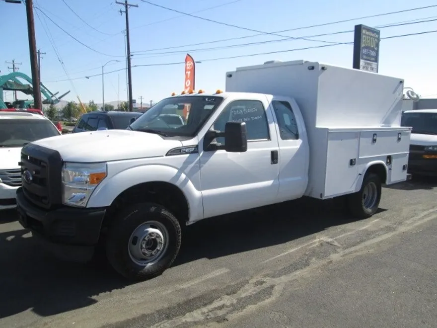 2016 Ford F-350 XLT photo 1
