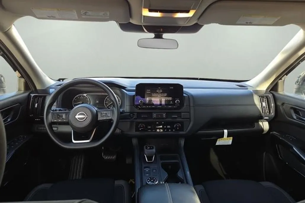 2025 Nissan Pathfinder S photo 1