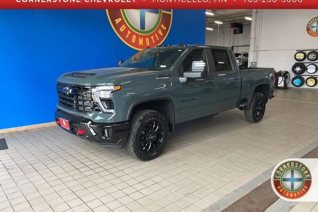 2025 Chevrolet Silverado 3500HD LT photo 1