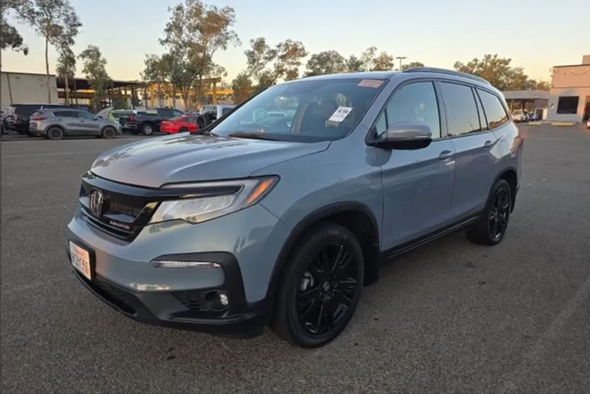 2022 Honda Pilot Black Edition photo 1