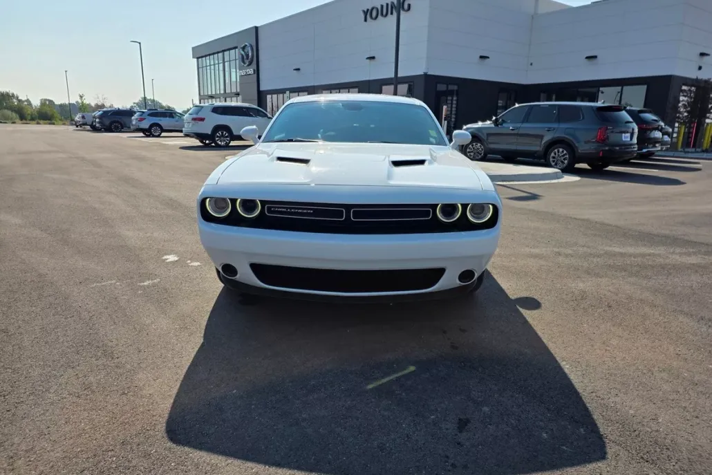 2023 Dodge Challenger SXT photo 1