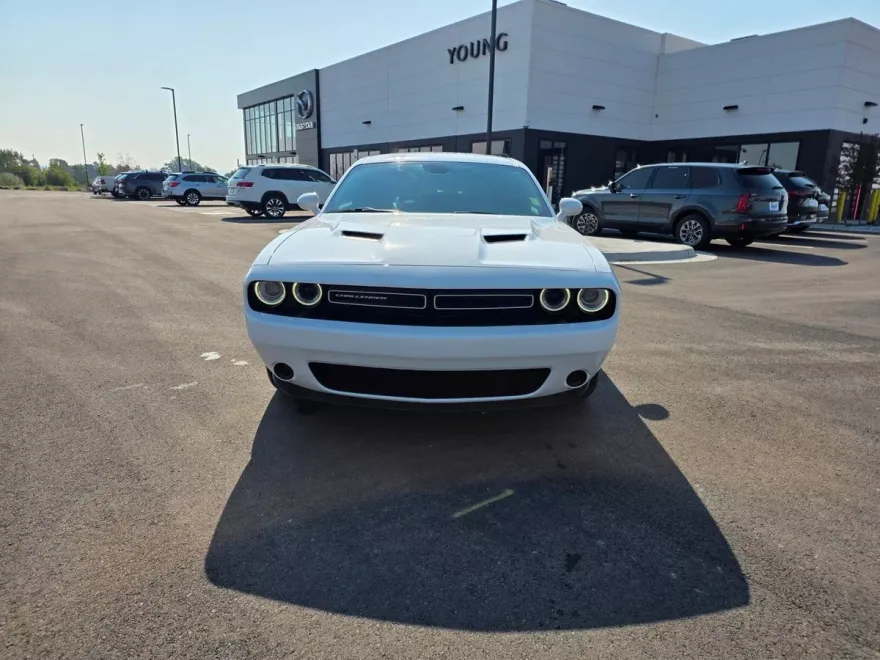 2023 Dodge Challenger SXT photo 1
