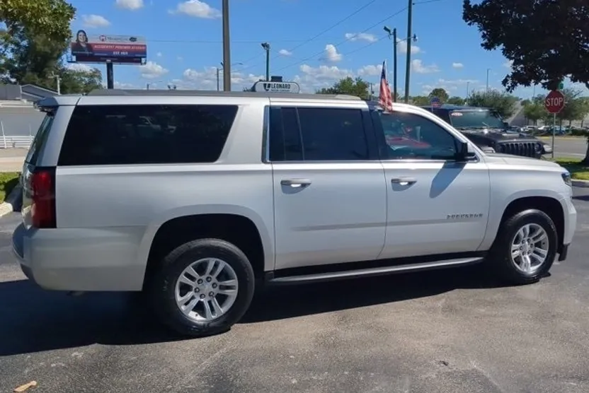 2019 Chevrolet Suburban LS photo 1