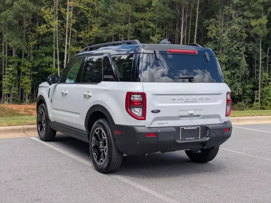 2025 Ford Bronco Sport Outer Banks photo 1