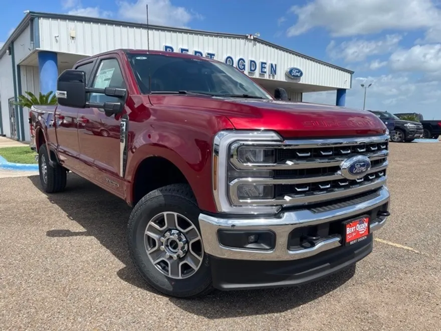 2025 Ford F-250 Lariat photo 1