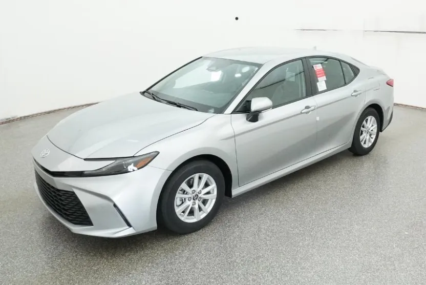 2026 Toyota Camry LE photo 1