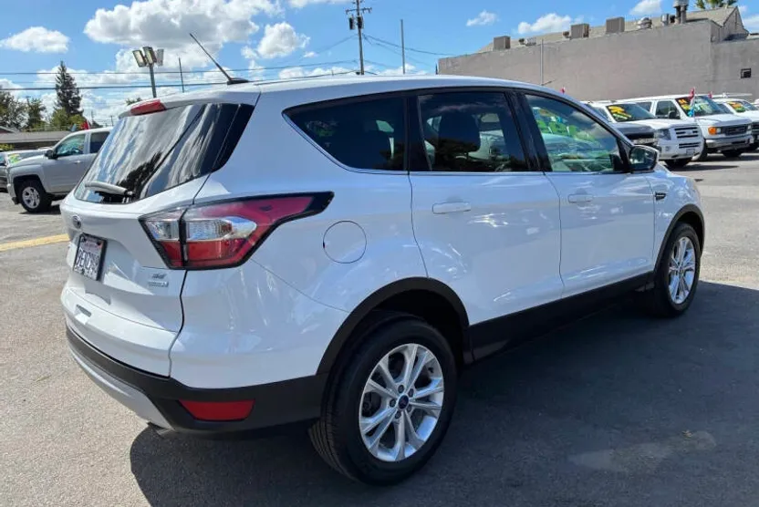 2017 Ford Escape SE photo 1