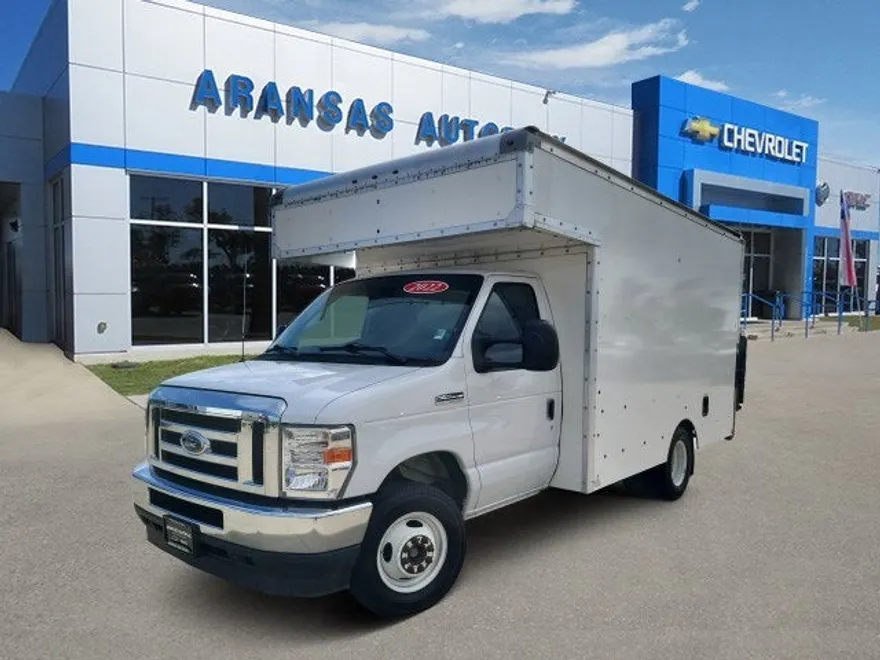 2022 Ford E-350 photo 1