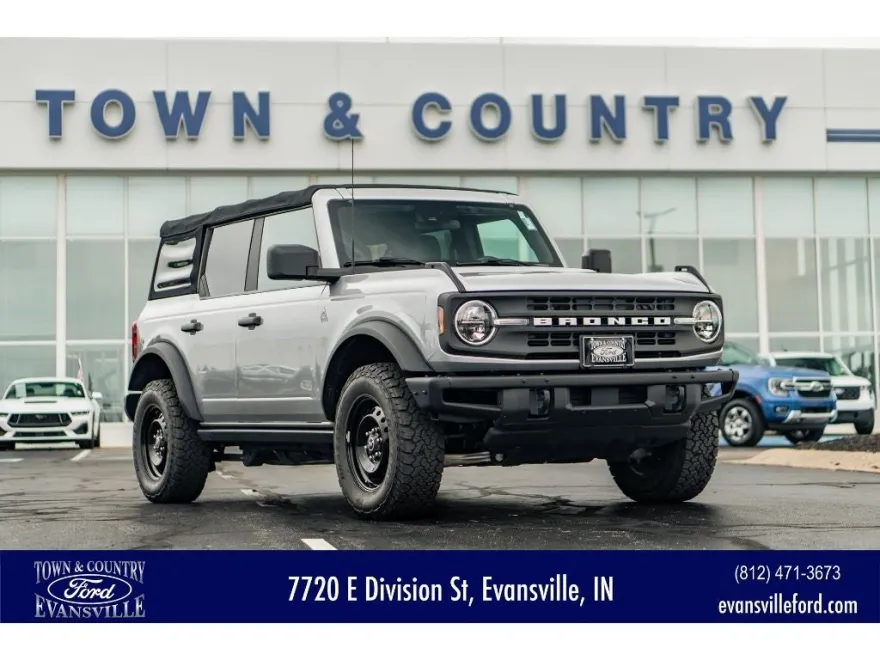 2022 Ford Bronco Black Diamond photo 1