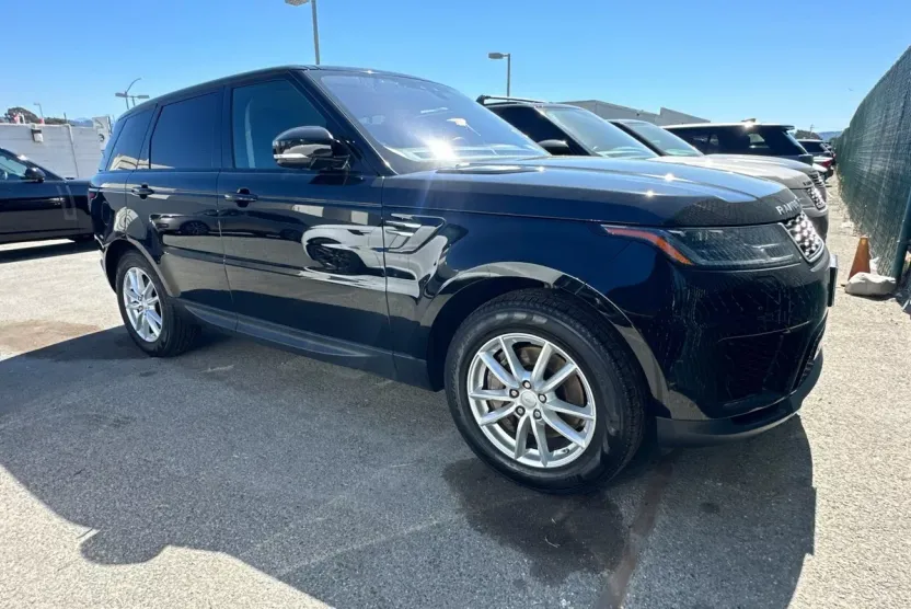 2020 Land Rover Range Rover Sport SE photo 1