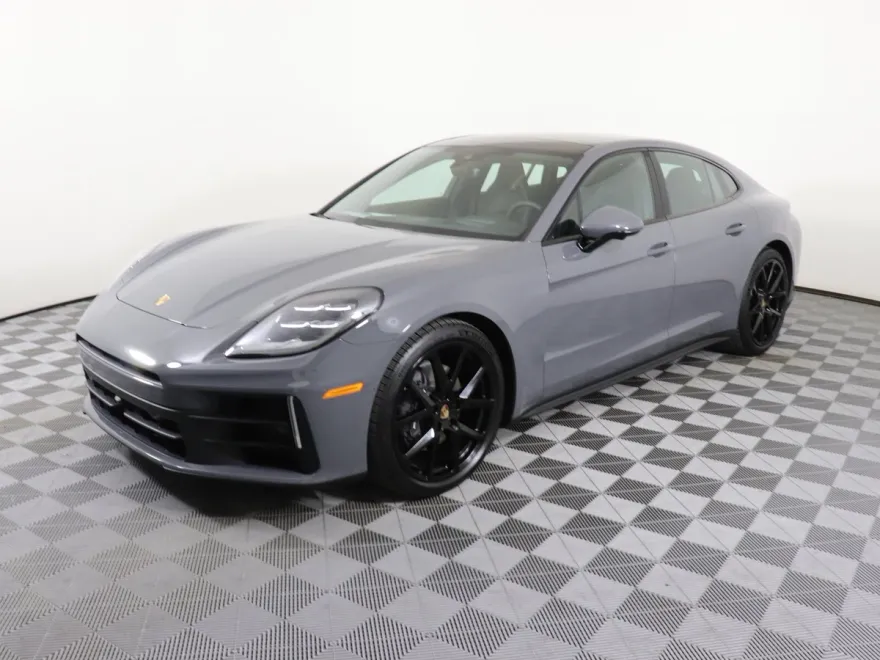 2025 Porsche Panamera photo 1