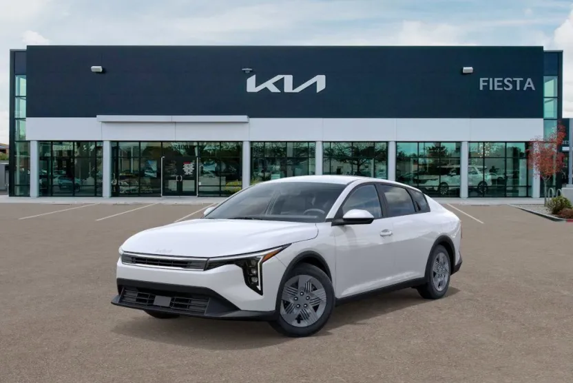 2025 Kia K4 LX photo 1