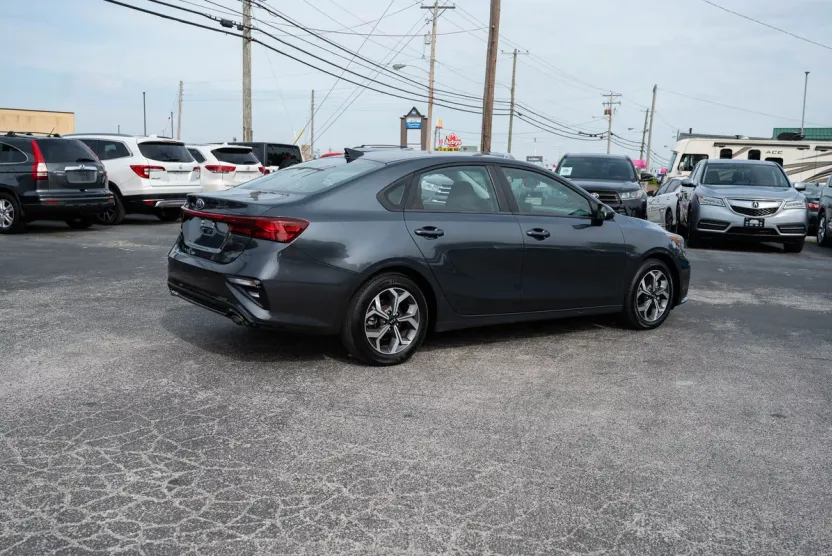 2020 Kia Forte LXS photo 1
