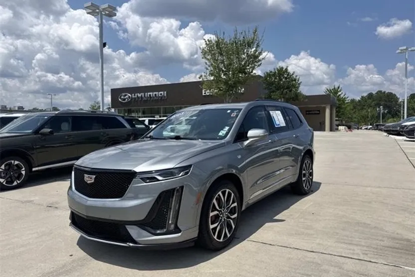 2023 Cadillac XT6 Sport photo 1