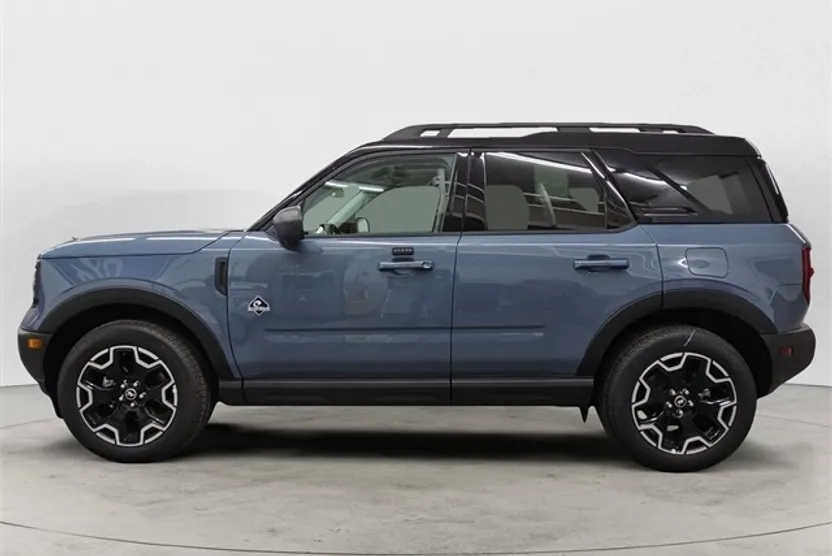 2025 Ford Bronco Sport Outer Banks photo 1