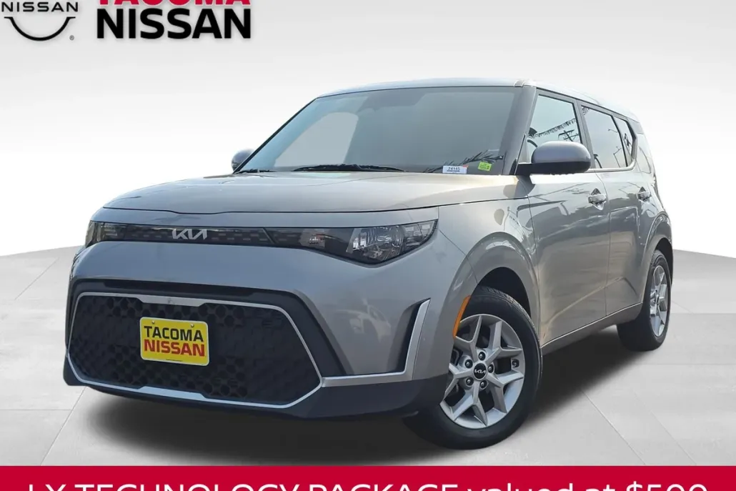2023 Kia Soul LX photo 1