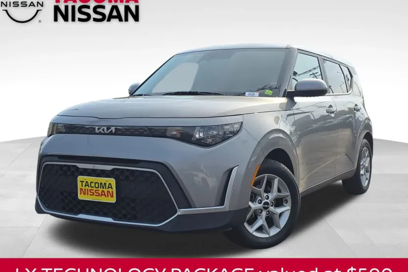 2023 Kia Soul LX photo 1
