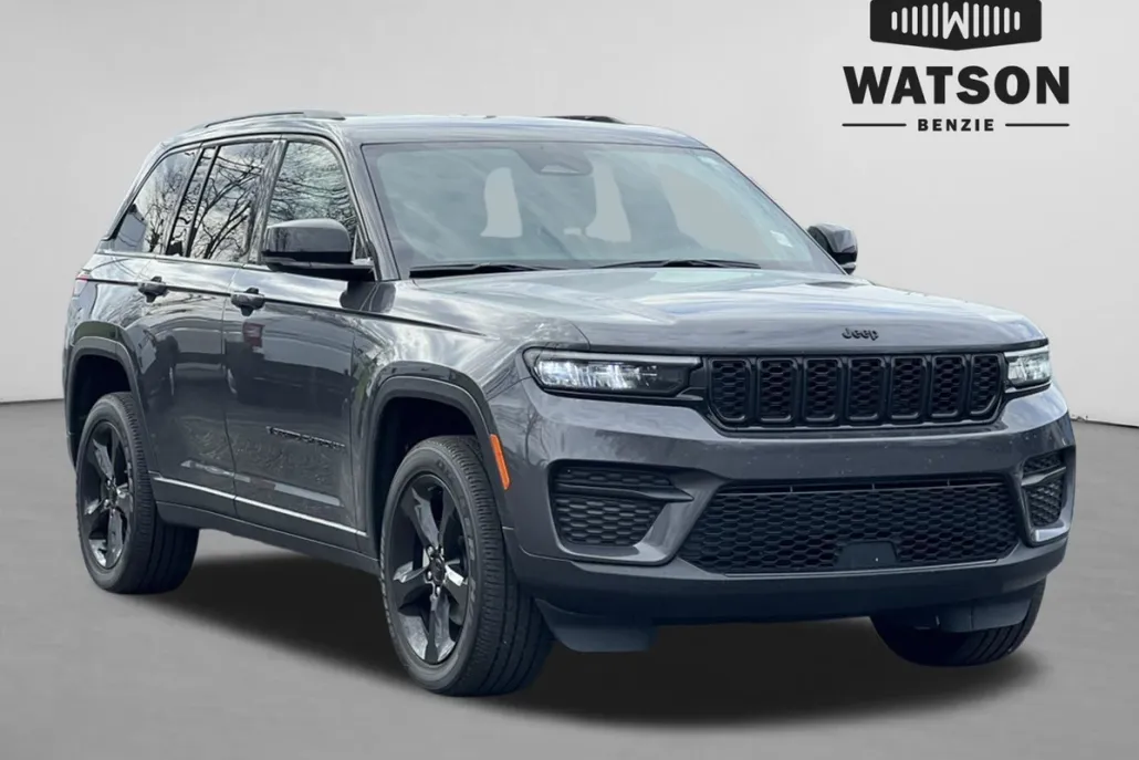 2023 Jeep Grand Cherokee Altitude photo 1