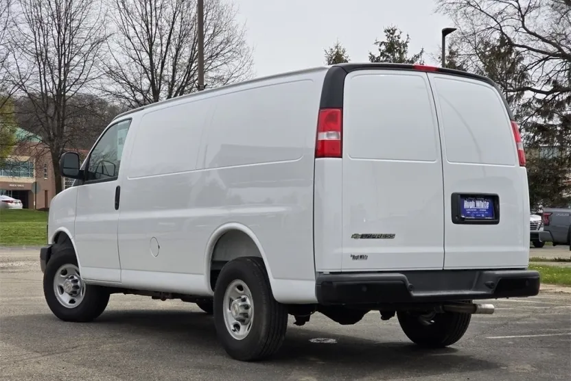 2025 Chevrolet Express Cargo Van photo 1