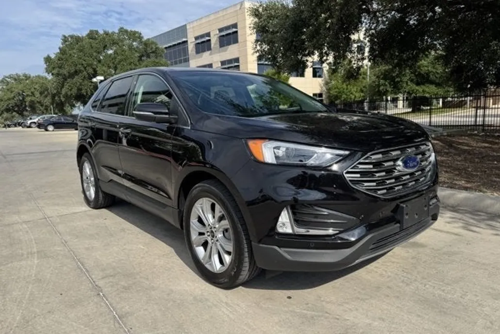 2024 Ford Edge Titanium photo 1