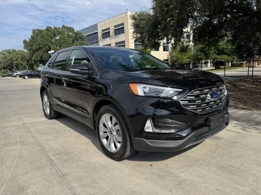 2024 Ford Edge Titanium photo 1
