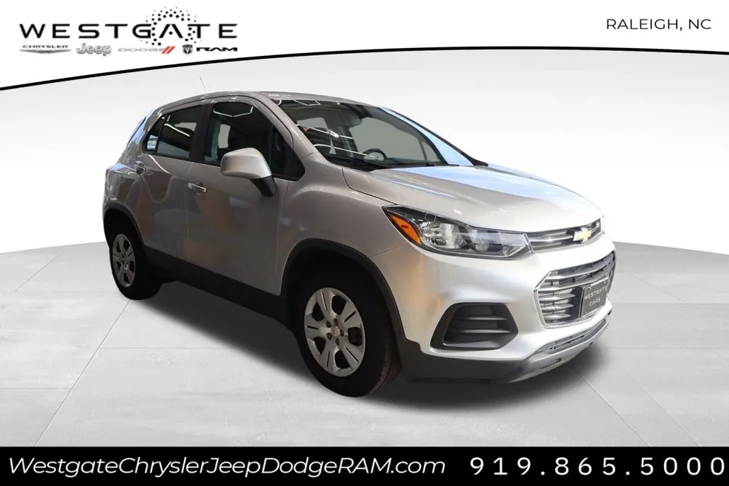 2019 Chevrolet Trax LS photo 1