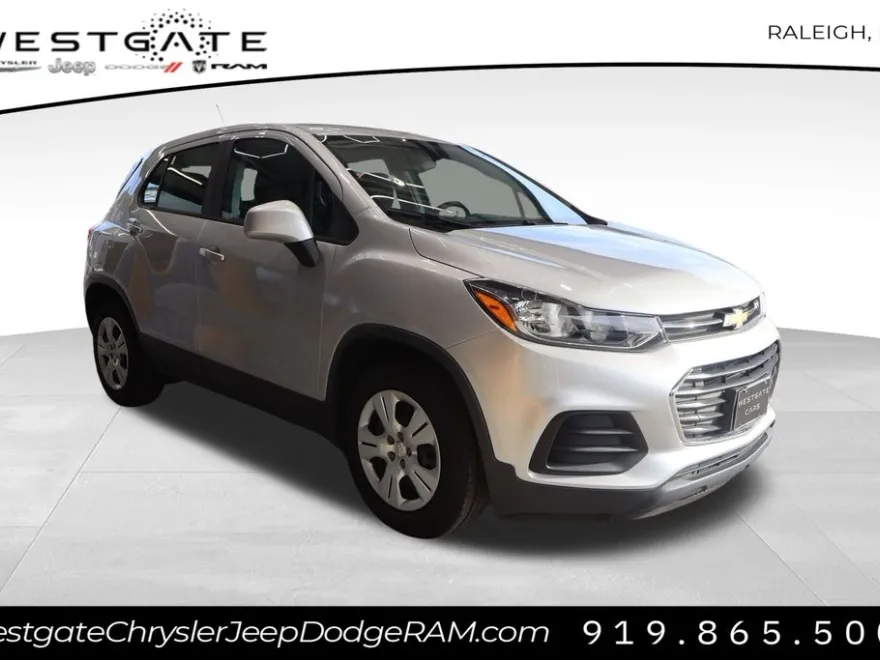 2019 Chevrolet Trax LS photo 1
