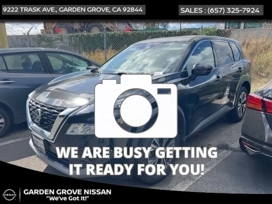 2021 Nissan Rogue SV photo 1