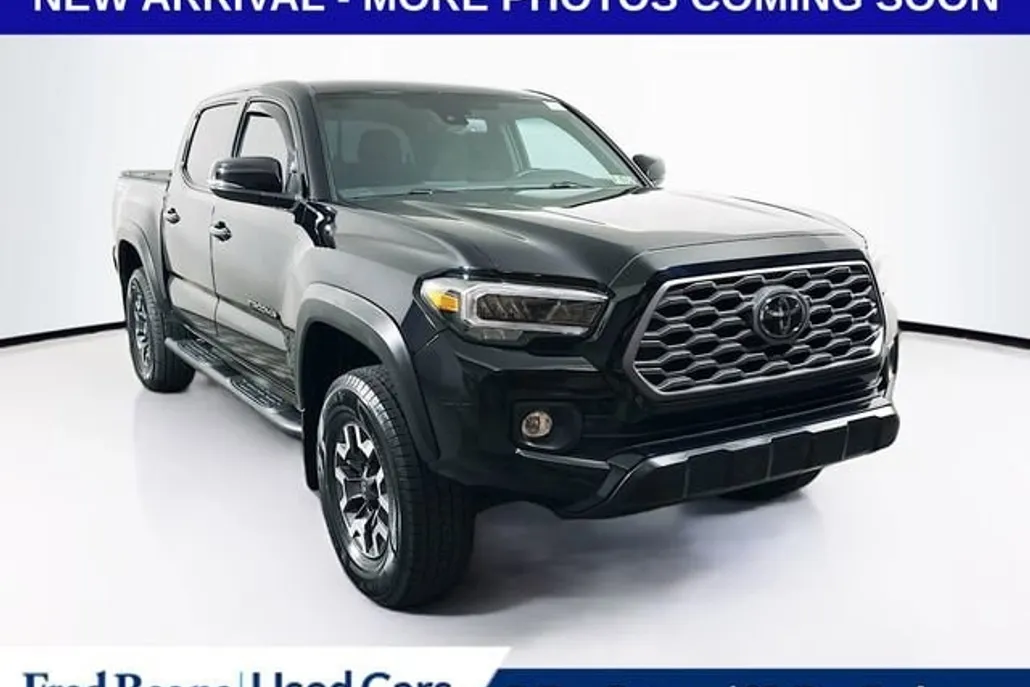 2022 Toyota Tacoma SR Double Cab photo 1