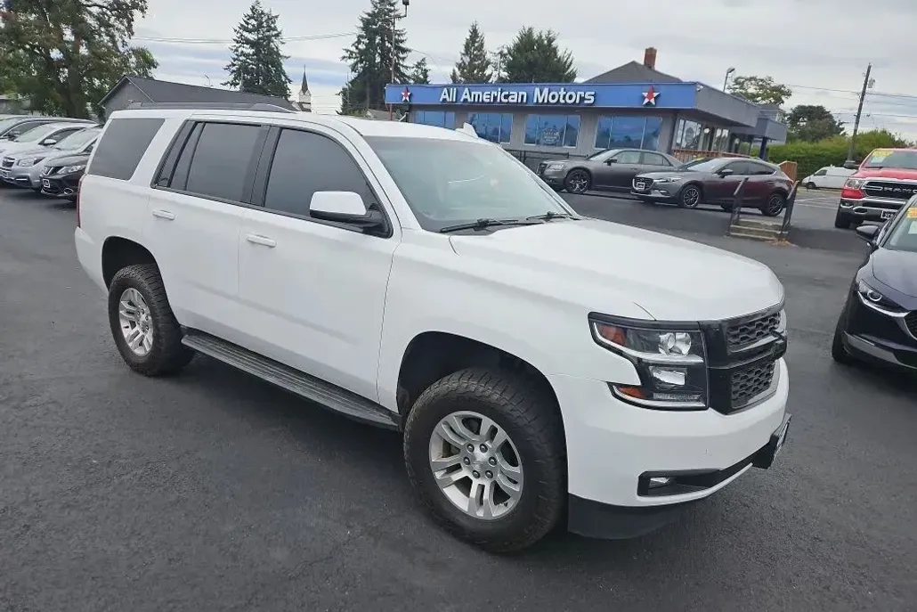 2019 Chevrolet Tahoe LT photo 1