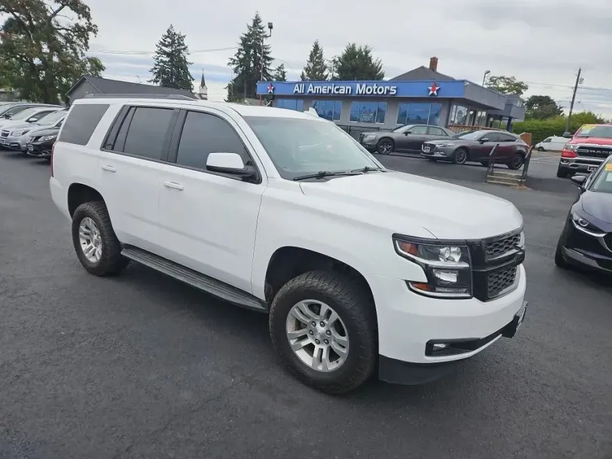 2019 Chevrolet Tahoe LT photo 1