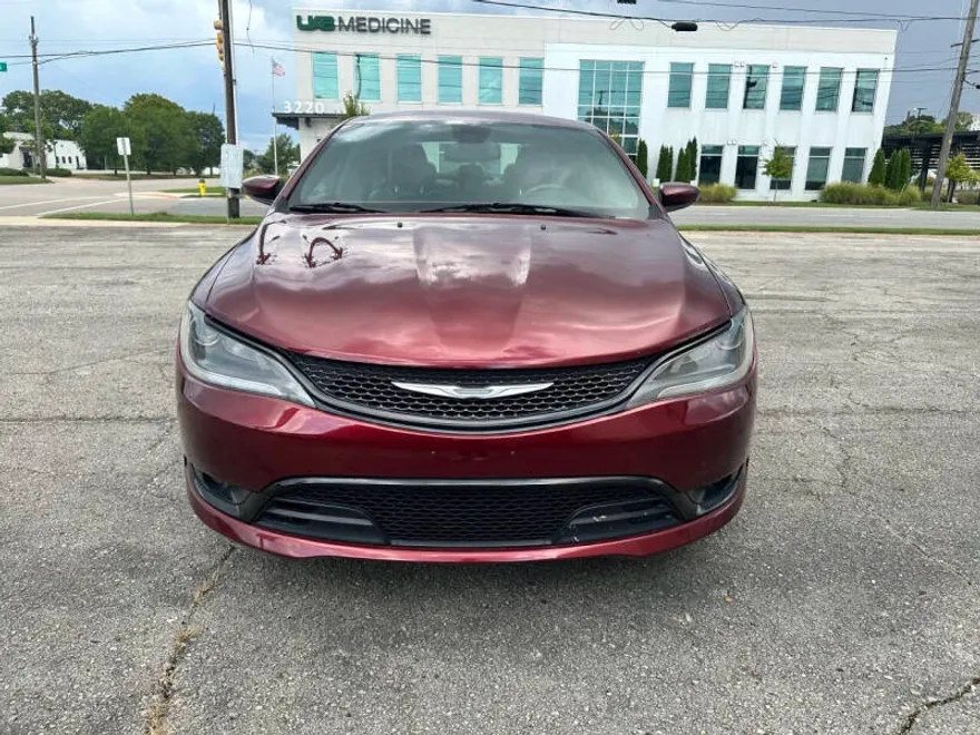 2015 Chrysler 200 S photo 1
