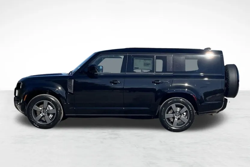 2025 Land Rover Defender 130 X-Dynamic SE photo 1