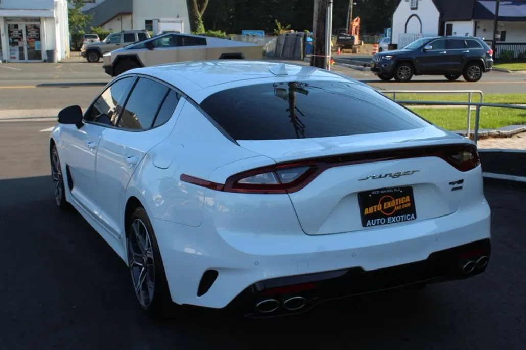 2020 Kia Stinger GT-Line photo 1