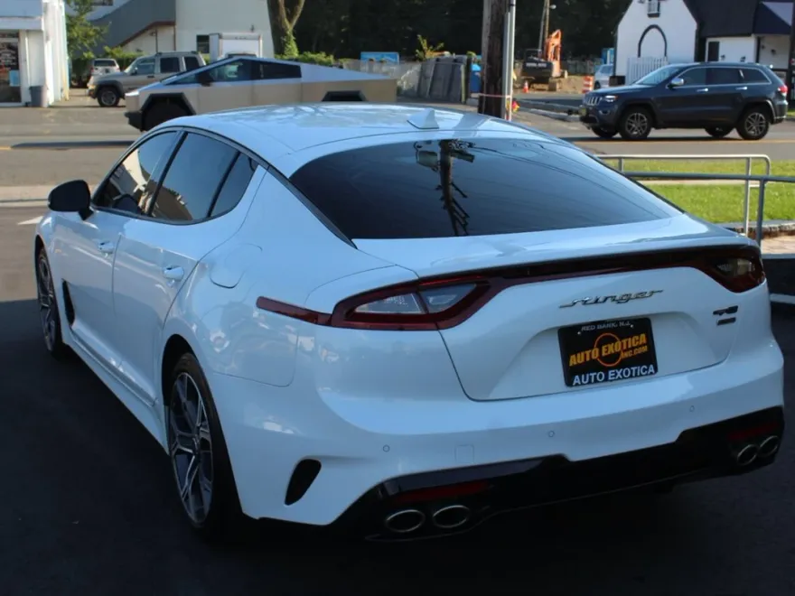 2020 Kia Stinger GT-Line photo 1