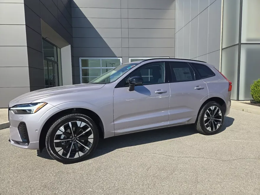 2026 Volvo XC60 B5 Plus photo 1