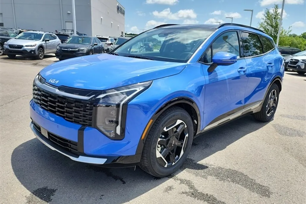2026 Kia Sportage SX photo 1