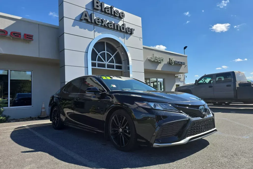 2023 Toyota Camry Hybrid XSE photo 1