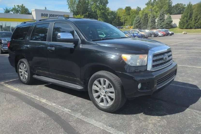 2016 Toyota Sequoia Limited photo 1