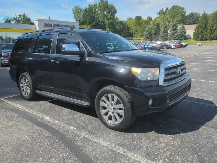 2016 Toyota Sequoia Limited photo 1