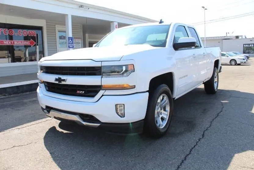 2018 Chevrolet Silverado 1500 LT Z71 photo 1