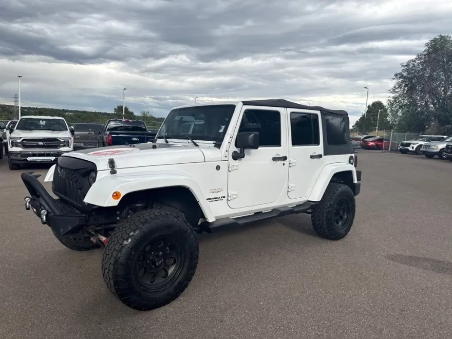 2013 Jeep Wrangler Unlimited Sahara photo 1
