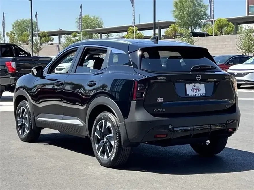 2025 Nissan Kicks SV photo 1