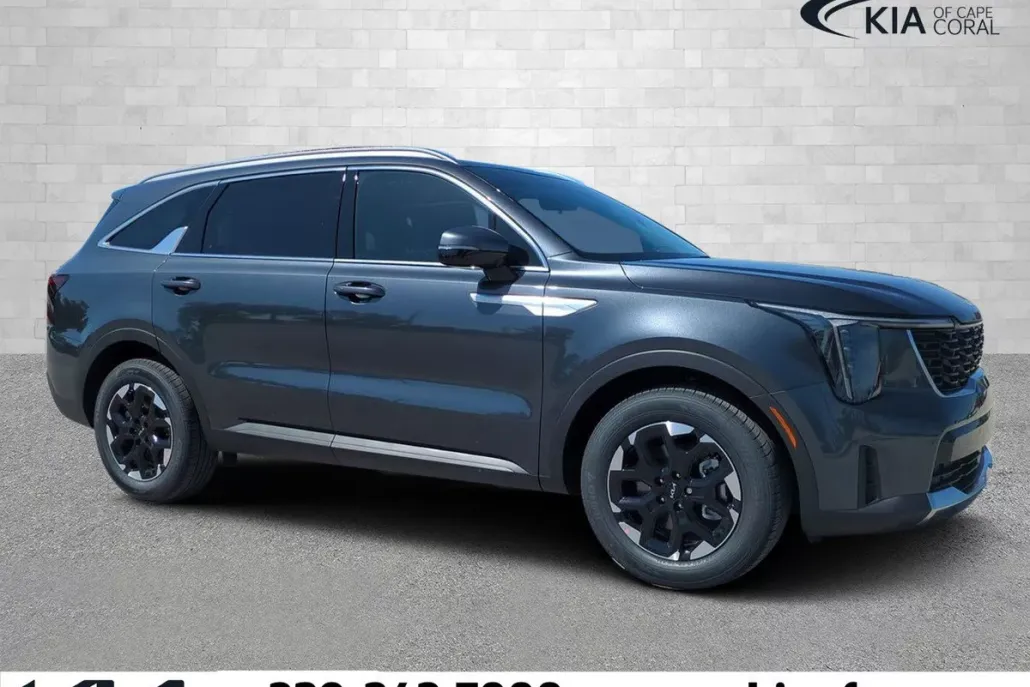 2024 Kia Sorento S photo 1
